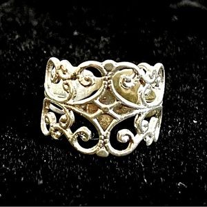 Beautiful intricate sterling silver ring.